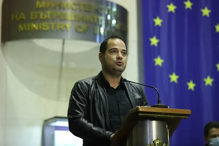 Изпитват вътрешния министър в парламента