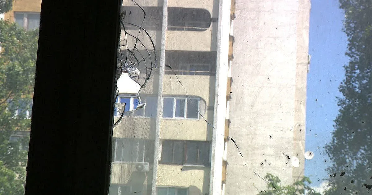 Луд стрелец тормози столичен квартал, хората са ужасени