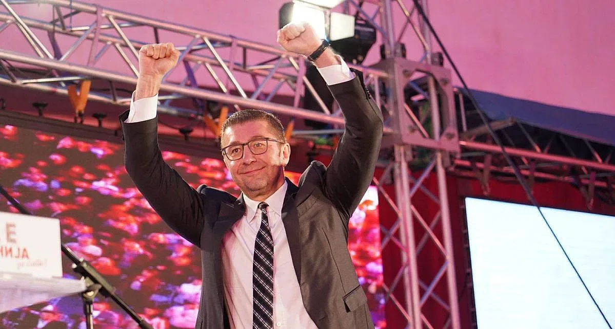 Мицкоски закла Македония, сложи край на агонията с конституцията