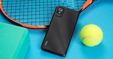 Новите смартфони TCL 403 и TCL 40 SE вече са във Vivacom