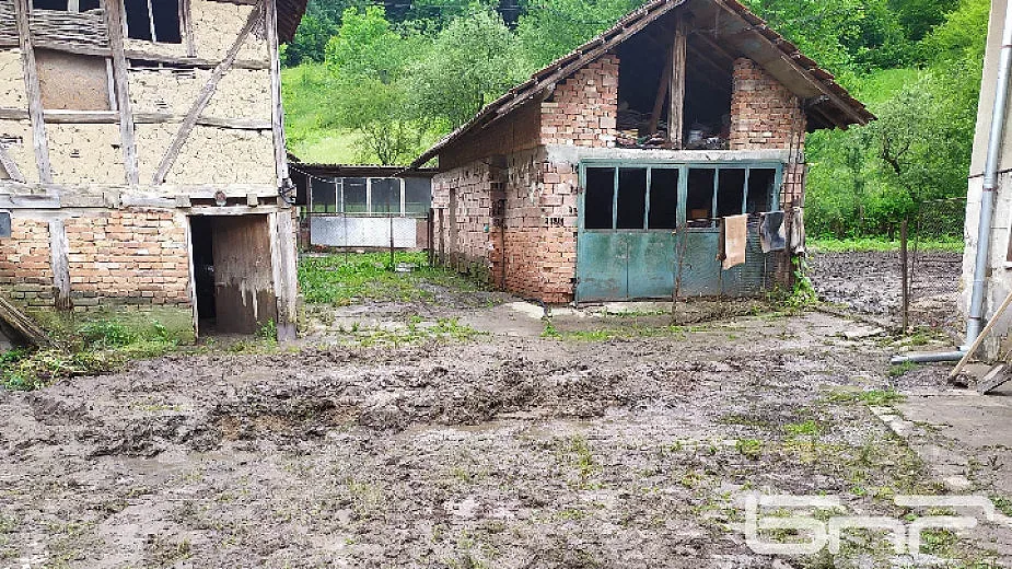 Как Етрополе се възстановява след пороя