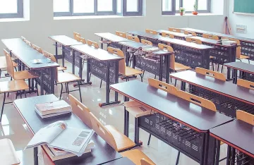 Голям проблем с учениците в 3 и 4 клас! Депутатите се изпокараха