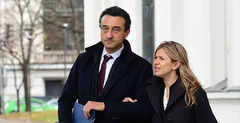 Жената на Лорер подпали коалиционна война