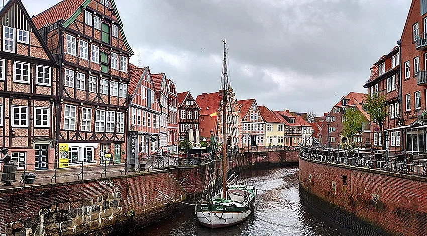 Щаде - пътуване в приказка на братя Грим