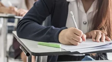 Горещо от МОН! Нов изпит за седмокласниците