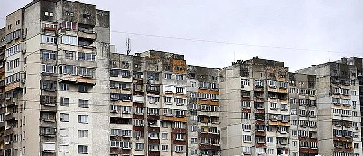Градовете се напълниха с призрачни апартаменти