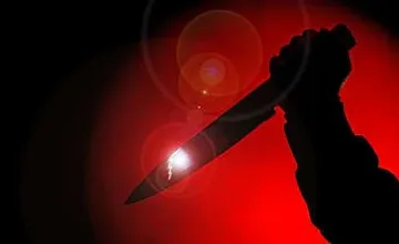 Шок! Мъж с хладно оръжие погна деца