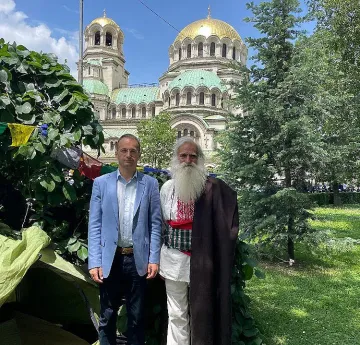 Парламентът стана първата зона на мира в България