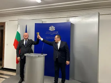 Рокадата в образованието. Първи думи на новия министър