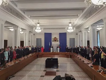 Напрежение в Министерски съвет. Денков скастри служебния премиер
