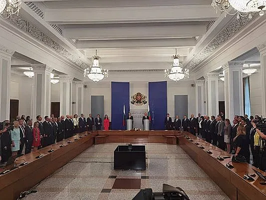 Напрежение в Министерски съвет. Денков скастри служебния премиер