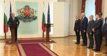 Румен Радев даде оценка на министрите си