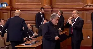 Гроздан Караджов събра очите на всички. Неприличният жест