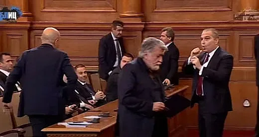 Гроздан Караджов събра очите на всички. Неприличният жест