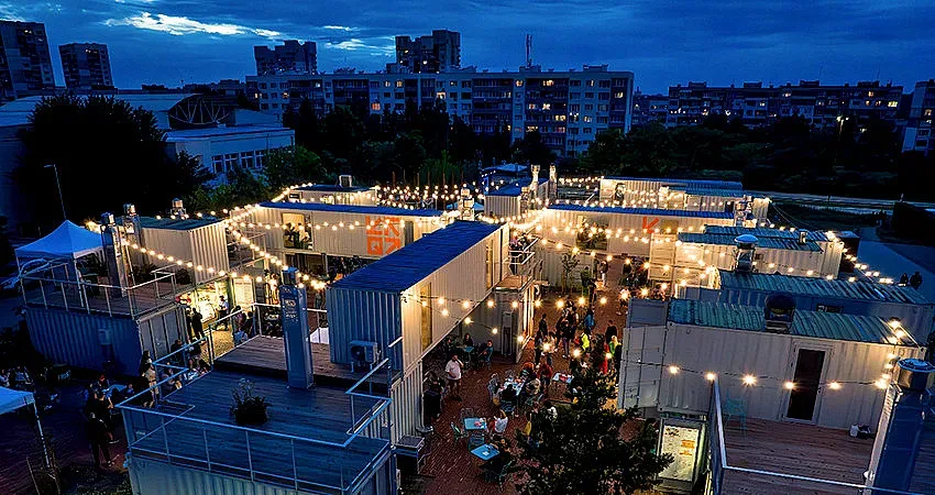 Quartal District посрещна хиляди посетители на официалното си откриване