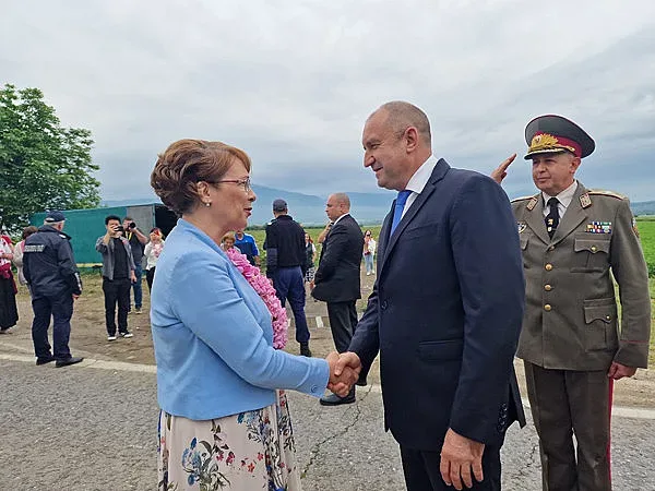 Казанлък празнува, а с него празнува целият свят