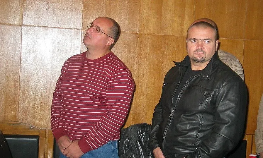 Полиция преобърна Дупница, търсят единия брат Галев