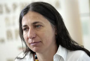 Дъщерята на Желев с кърваво писмо до Радев