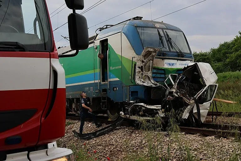 Трагедията е огромна. Разбра се кои са загиналите в сблъсъка с влака