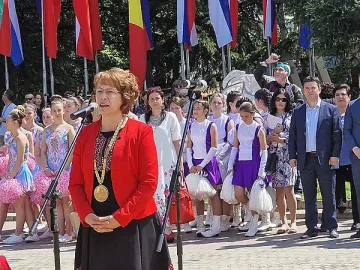 Кметът Галина Стоянова: Казанлък свети като диамант върху короната на Отечеството ни и е пример за подражание!