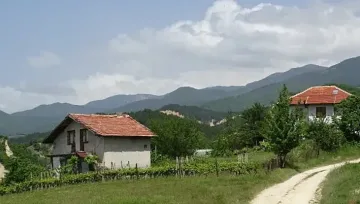 Шок! Издирват възрастна жена в наше село