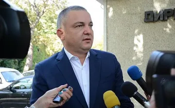 Гешев в атака. Знаков кмет на ГЕРБ с две обвинения