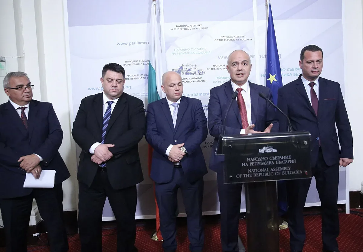 БСП и хората на Слави се съюзиха за имунитета на Борисов