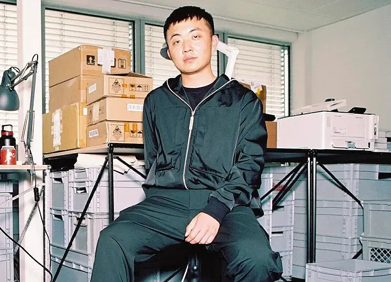 Основателят на Nothing говори за бъдещето на смартфона Phone (2) и планира пускането му през юли