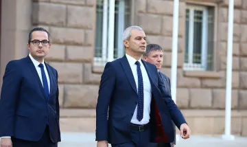 Костадинов бесен: Денков да подава оставка на правителството
