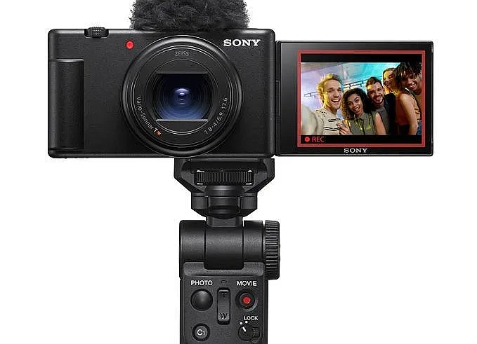 Sony представя най-новата ултра широкоъгълна влог камера с варио обектив - ZV-1 II