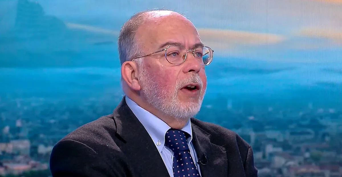 Кольо Колев с коментар за ротационния кабинет. Подводният камък