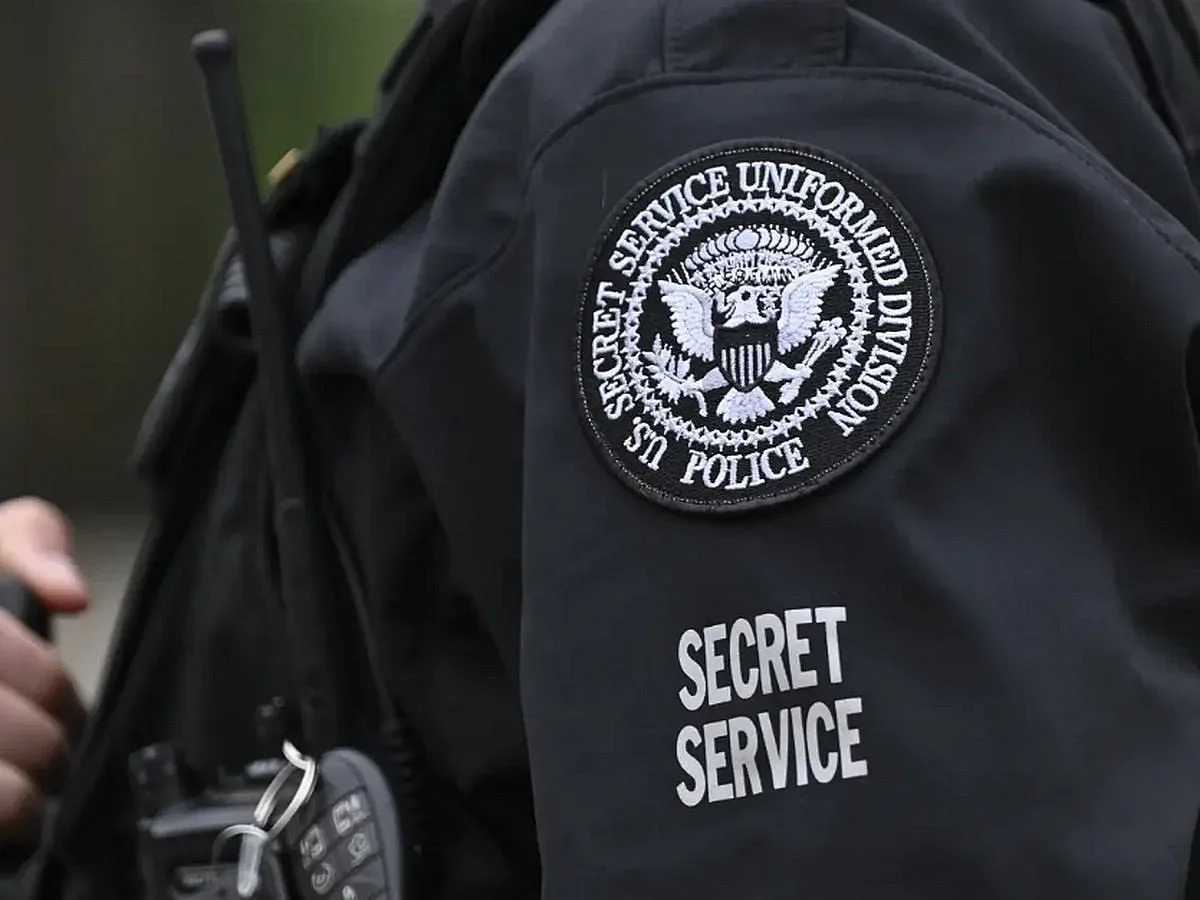 Secret Service кипи! Голям скандал с охраната на Клинтън у нас