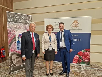 Натуралният произход на розовото масло във фокуса на международен форум с всички заинтересовани страни