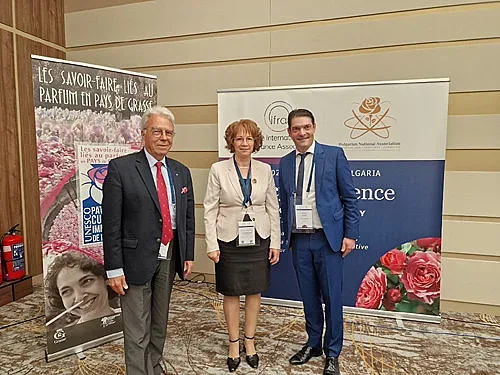 Натуралният произход на розовото масло във фокуса на международен форум с всички заинтересовани страни