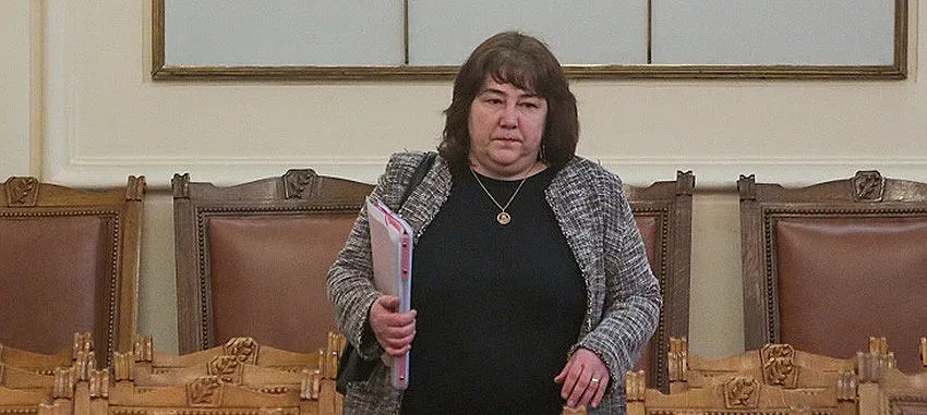 Парите в хазната свършват. Три сценария