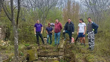 Доброволци се събират за почистване на вила рустика край язовир „Чаталка“ за трети път