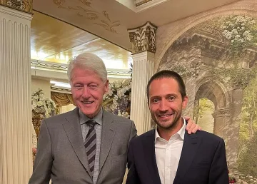 Д-р инж. Иван Вутов приветства президента Бил Клинтън