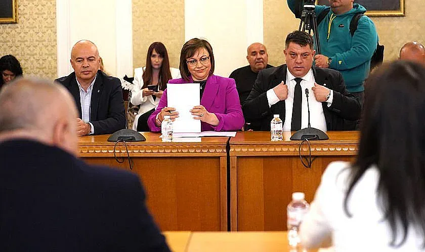 На среща с Мария Габриел, Нинова настъпи Борисов