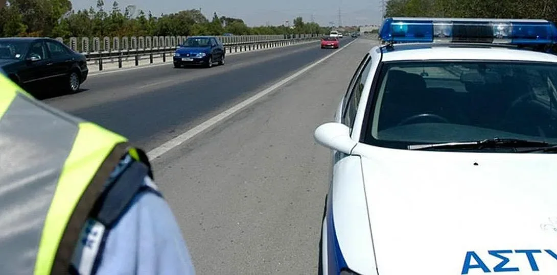 Уникално от Гърция! За какво вече глобяват шофьорите?