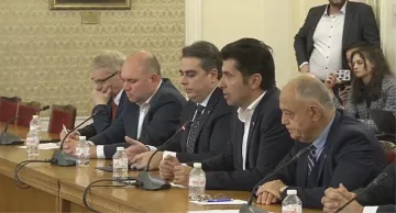 Обрат! Кирил Петков подаде ръка на Борисов (ВИДЕО)