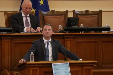 Остро от Делян Добрев! Каза кой ламти за власт