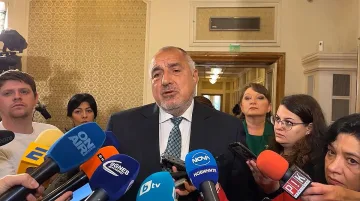 Борисов видя как падаме в пропастта, даде прогноза за Радев