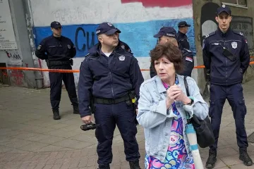 Страшна драма в Сърбия. Ученик убива деца по списък