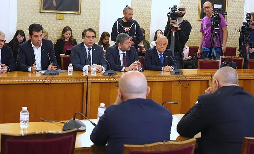 Промяната решава ще предложи ли списък на министри
