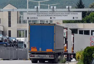 Граничен полицай изгърмя за "такса спокойствие"