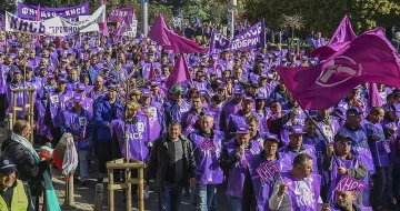 Напрежение! Какво готви КНСБ за заплатите