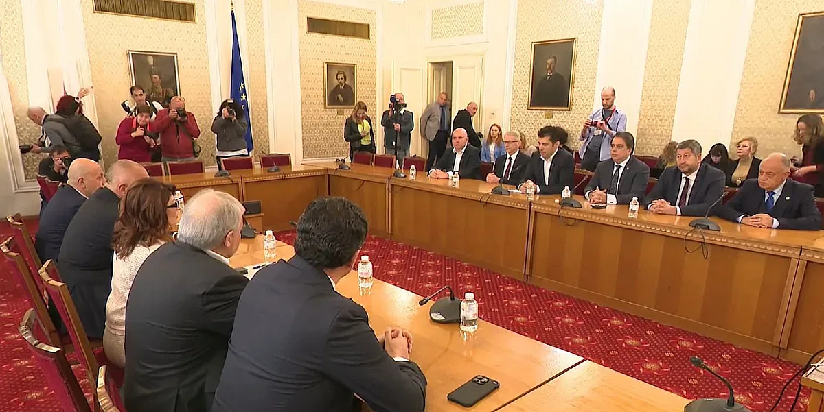 Има ли разрив между ГЕРБ и Промяната? Коментират анализатори