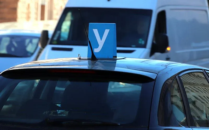 Таблетът влиза в шофьорския изпит