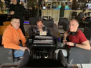 Напрегнат, но зрелищен финал на първия турнир по табла Marinela open