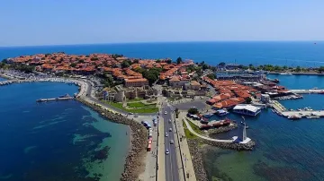 Малка Украйна никне по морето ни